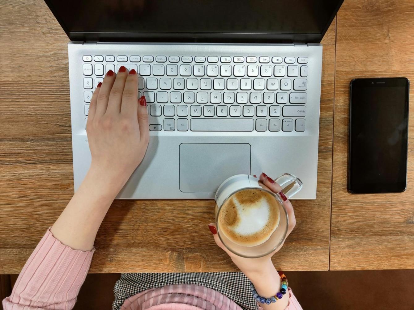 Dukungan pembelajaran dan pendampingan trading saham